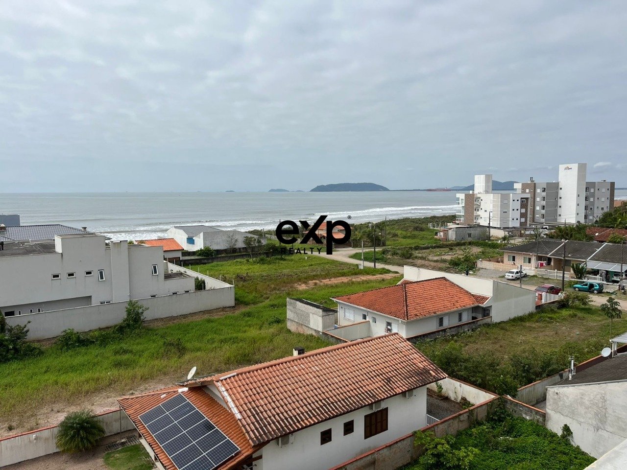 APARTAMENTO COM 3 QUARTOS EM ITAPOÁ