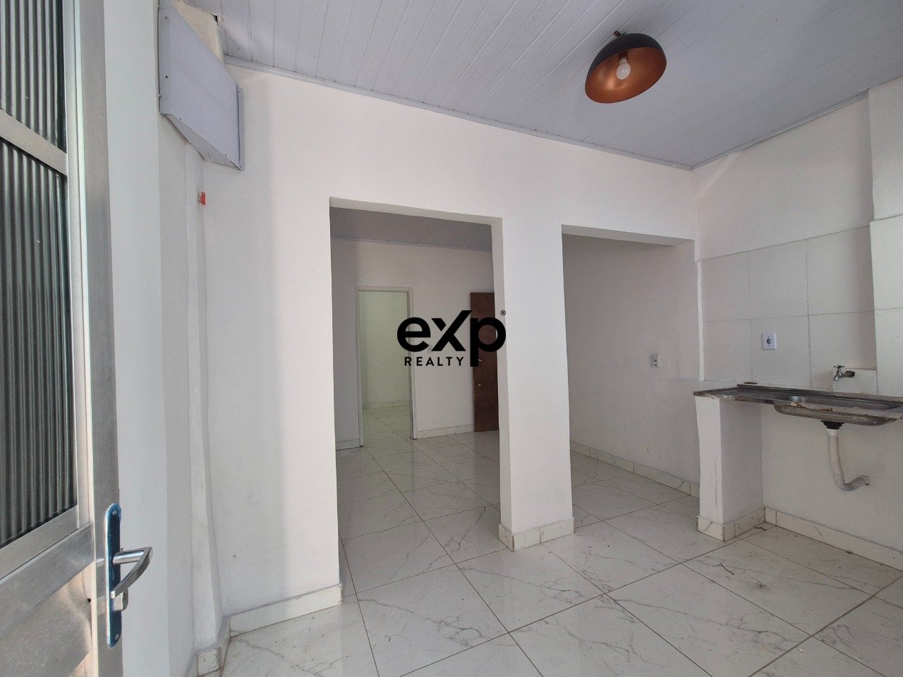 Casa Térrea estilo Kitnet para LOCAÇÃO