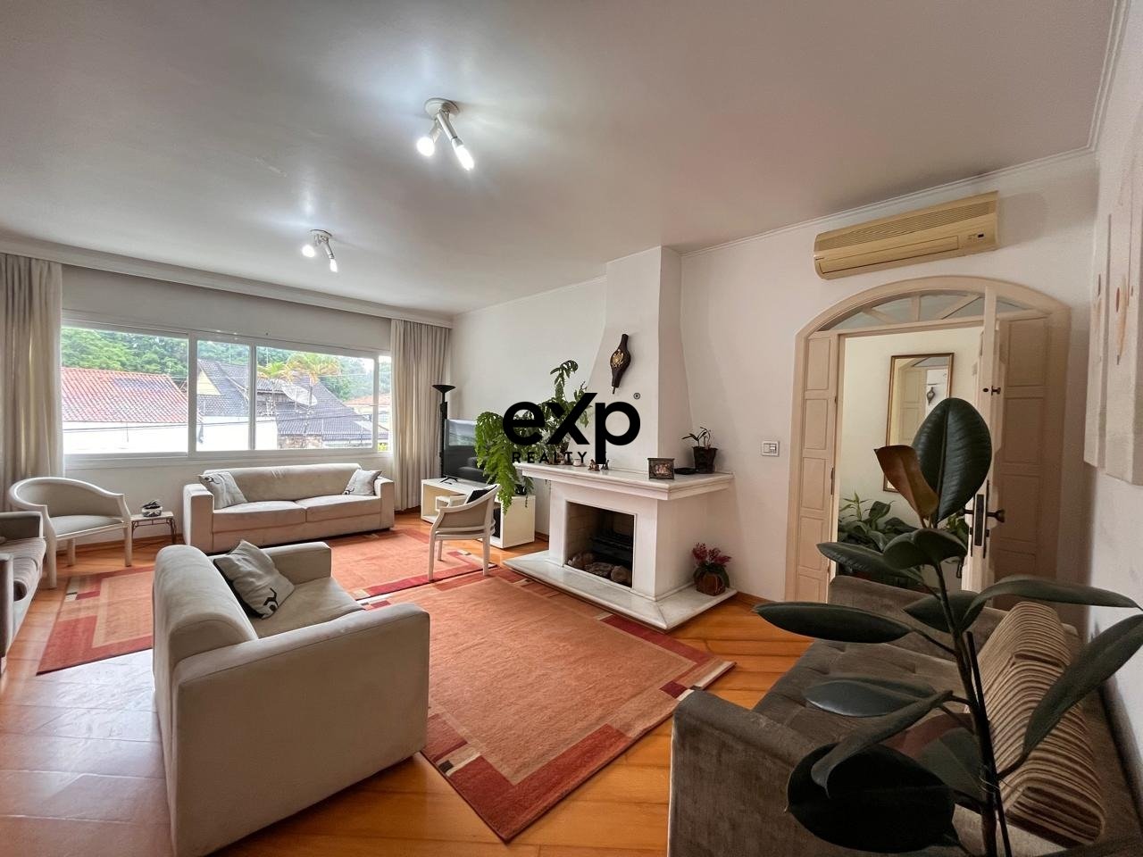 Casa à venda em São Paulo, Comendador Quirino Teixeira 637 Jardim Leonor Mendes de Barros São Paulo 02348-060, 420 m²