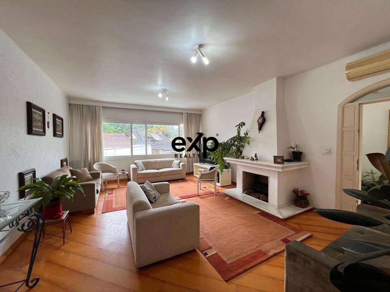 Casa à venda em São Paulo, Comendador Quirino Teixeira 637 Jardim Leonor Mendes de Barros São Paulo 02348-060, 420 m²