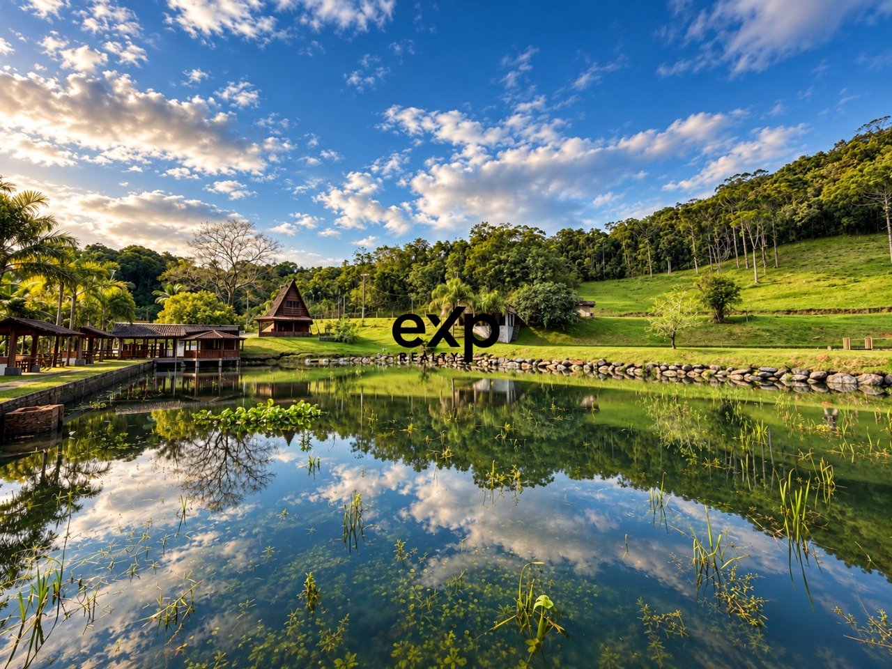 Sítio com 5 Hectares, Casas, Piscina e Lagoas na Vila Itoupava - Blumenau/SC