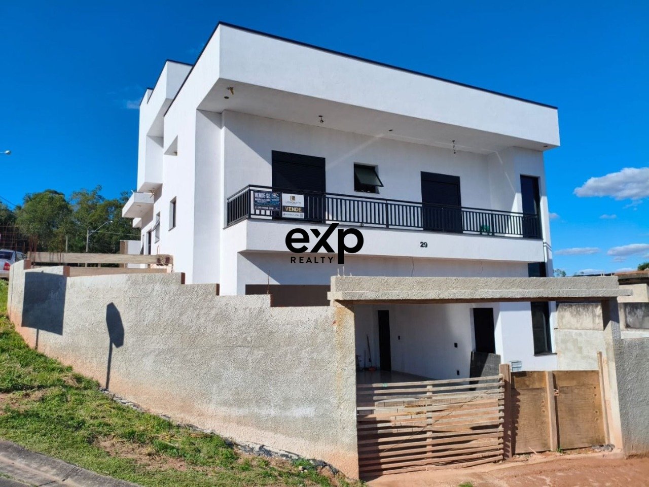 Casa à venda em Louveira, Benta Camargo de Lima 29 Residencial Quinta das Videiras Louveira 13290-000, 300 m²