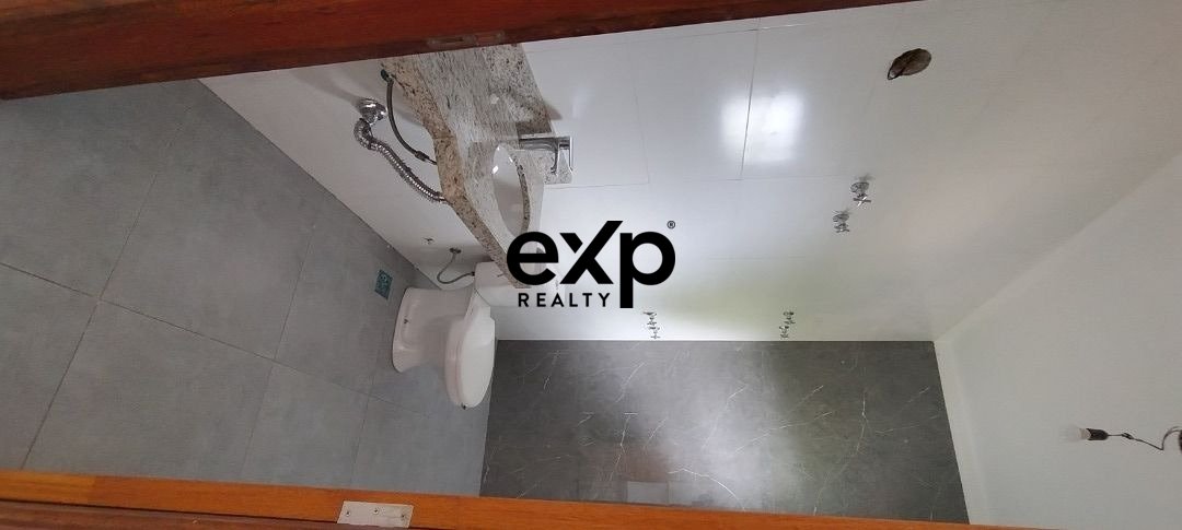 Casa à venda em Louveira, Estrada das Rainhas 10 Condomínio Jardim Primavera Louveira 13290-000, 2162 m²