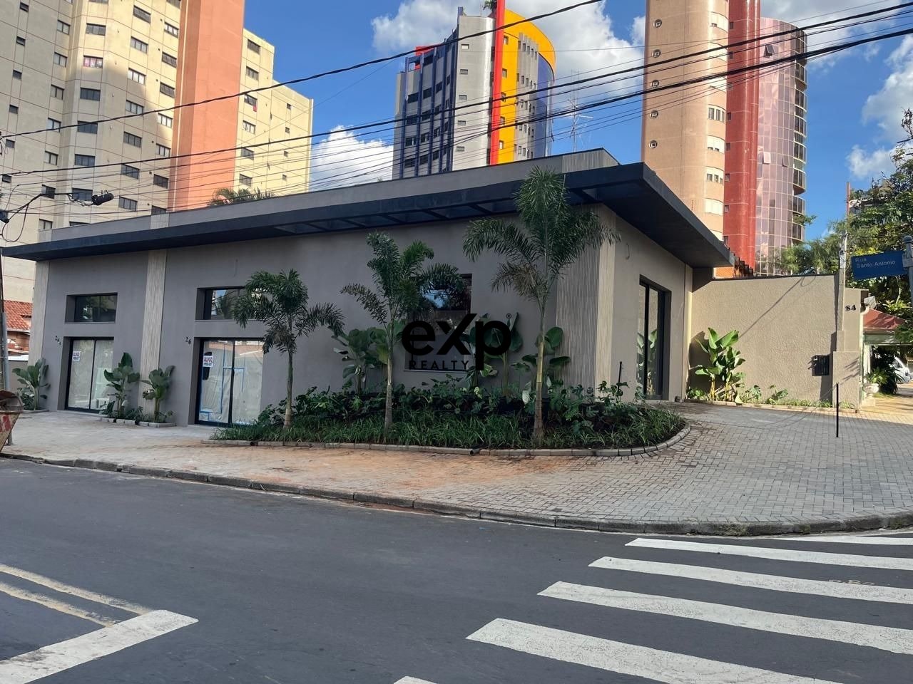 Sala Comercial - Cambuí - Campinas/SP.