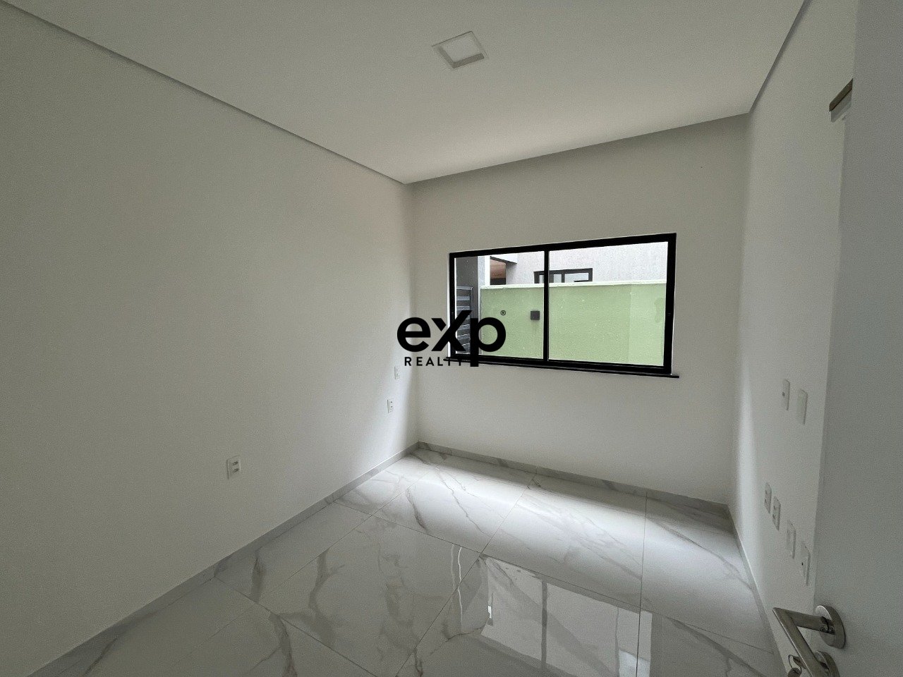 Casa em Condomínio à venda em Eusébio, Caiçara do Norte 10 Cidade Alpha Eusébio 61766-345, 330 m²