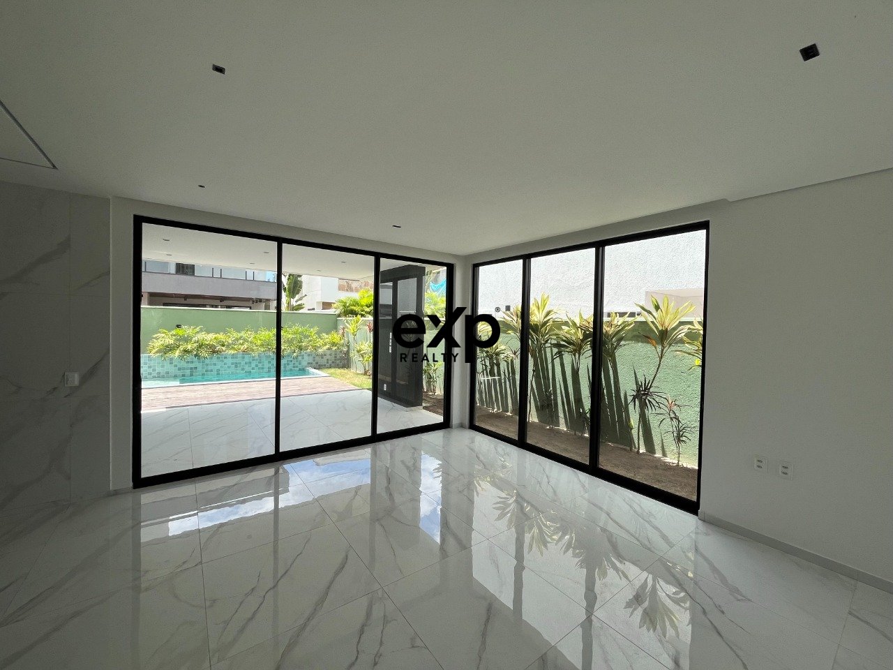 Casa em Condomínio à venda em Eusébio, Caiçara do Norte 10 Cidade Alpha Eusébio 61766-345, 330 m²