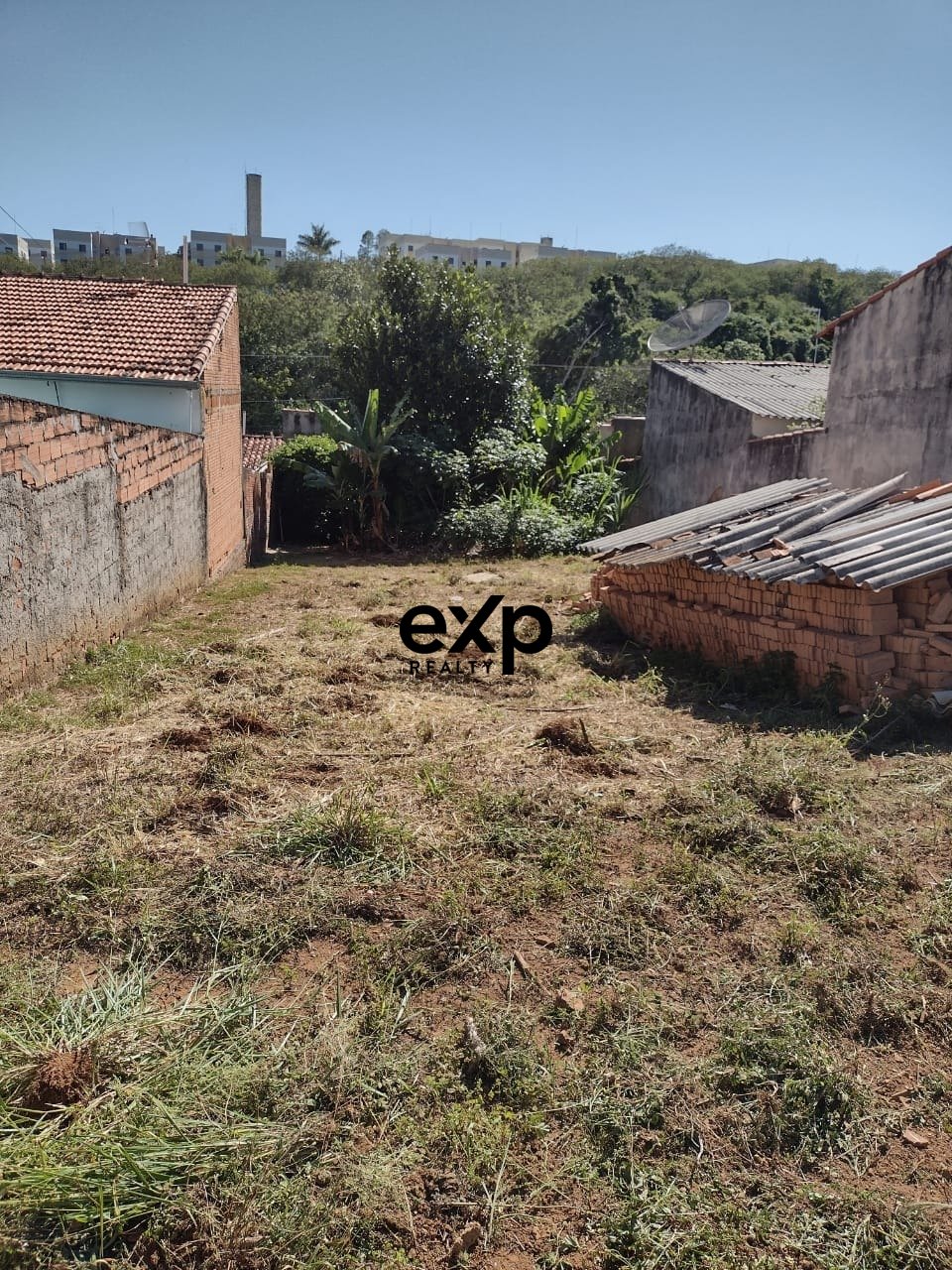 Terreno à venda em Valinhos, Presidente Tancredo Neves 10 Parque das Colinas Valinhos 13273610, 300 m²
