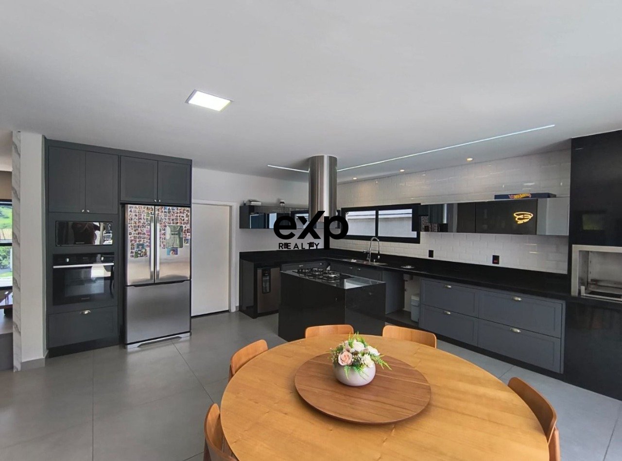 Condominium House for rent in Valinhos, Municipal do Roncáglia 1090 Roncáglia Valinhos 13272-721, 300 m²