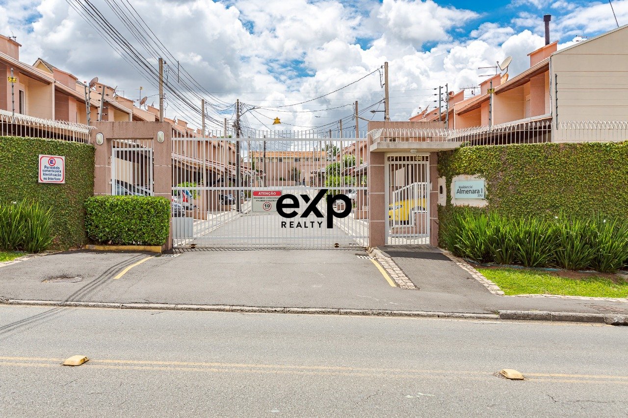 Sobrado à venda em Curitiba, Cristiano Strobell 2251 Boqueirão Curitiba 81750-000, 131 m²