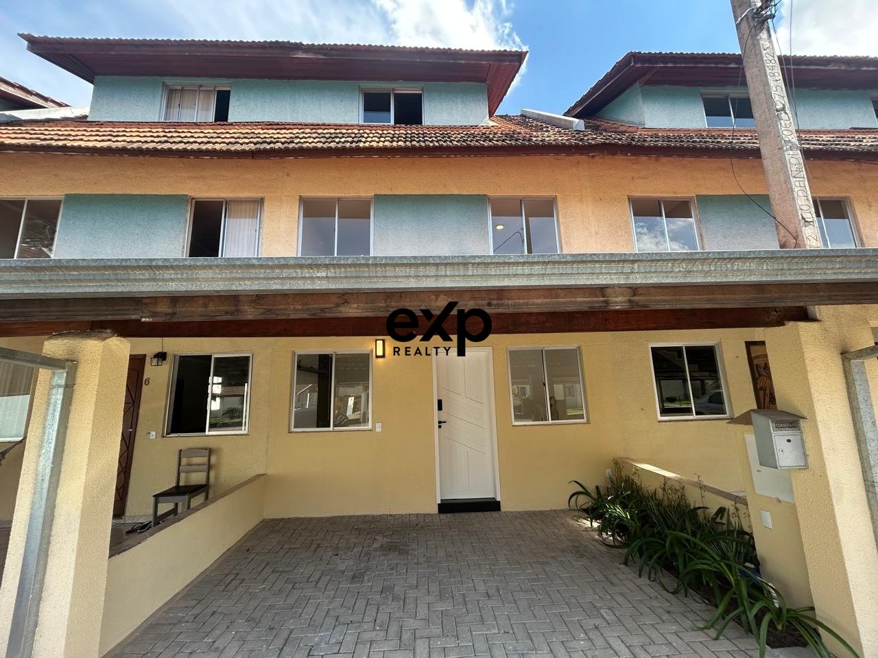 Triplex for sale in Curitiba, Dilermando Pereira de Almeida 71 Pinheirinho Curitiba 81870-070, 63 m²