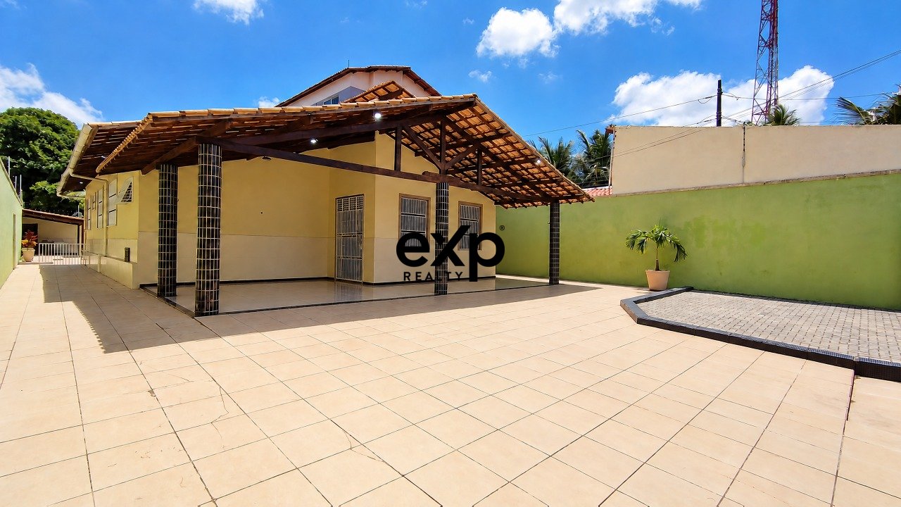 Casa à venda em Fortaleza, Rua Tenente Moacir Matos 230 Montese Fortaleza 60420-750, 835 m²