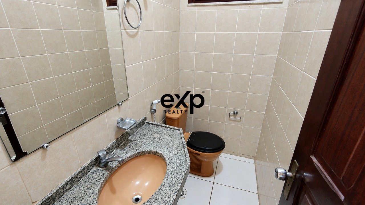 Casa à venda em Fortaleza, Rua Tenente Moacir Matos 230 Montese Fortaleza 60420-750, 835 m²