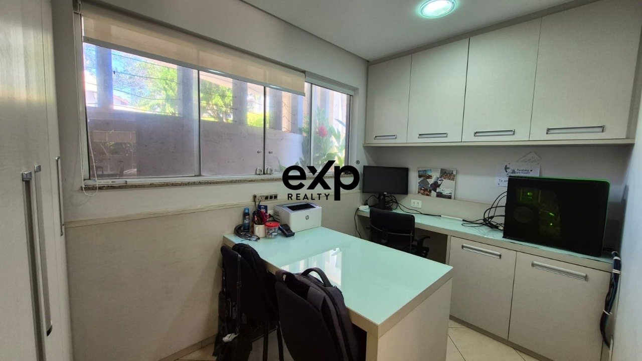 Casa em Condomínio à venda em Valinhos, Av Nelson Martins 197 Reserva Colonial Valinhos 13278-143, 503 m²