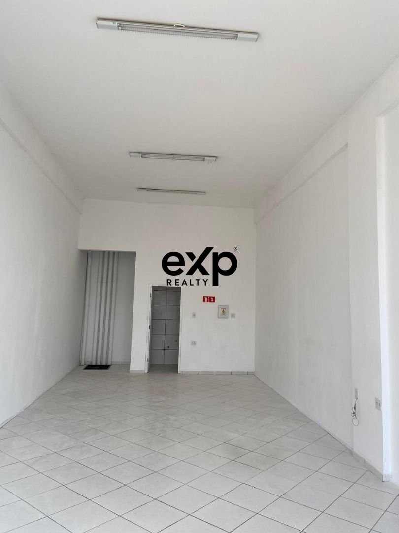 Warehouse for rent in Valinhos, Doutor Cândido Ferreira 370 Centro Valinhos 13270-040, 45 m²