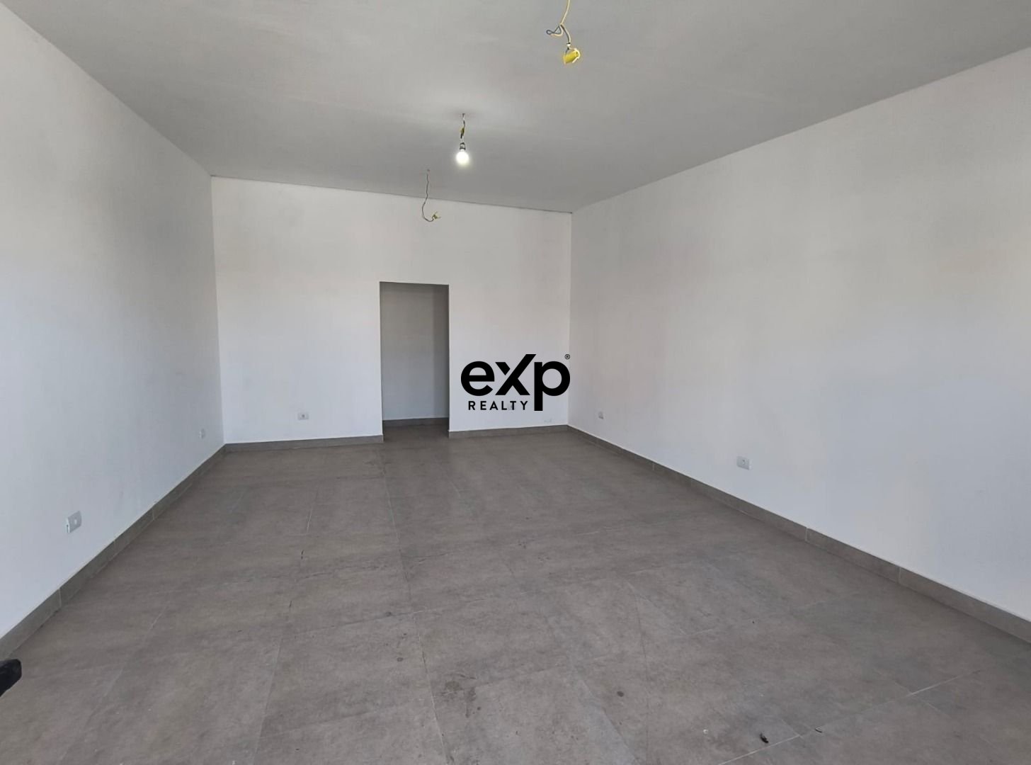 Salas/Conjuntos para alugar em Vinhedo, Felisbina Corazzari Matheus (Vila Pompéia) 100 João XXIII Vinhedo 13283-196, 35 m²