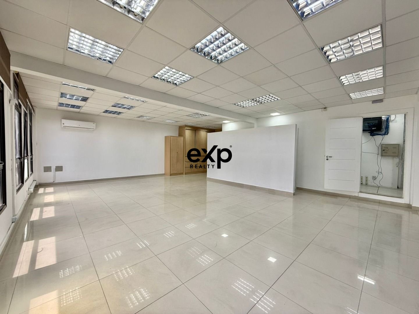 Offices/Suites for rent in Valinhos, Luiz Spiandorelli Neto 60 Residencial Terras do  Paiquerê Valinhos 13271-570, 116 m²