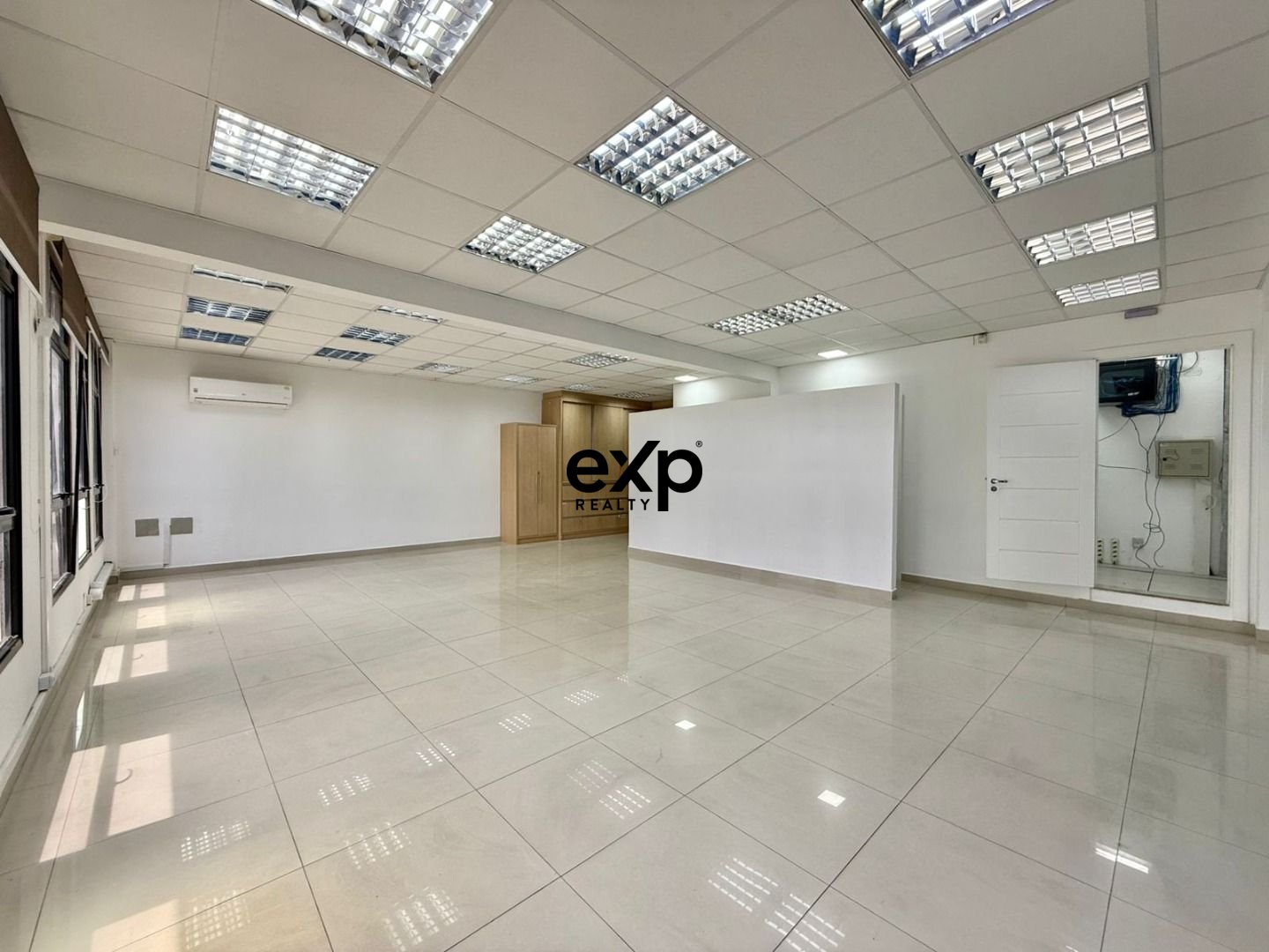 Offices/Suites for rent in Valinhos, Luiz Spiandorelli Neto 60 Residencial Terras do  Paiquerê Valinhos 13271-570, 116 m²