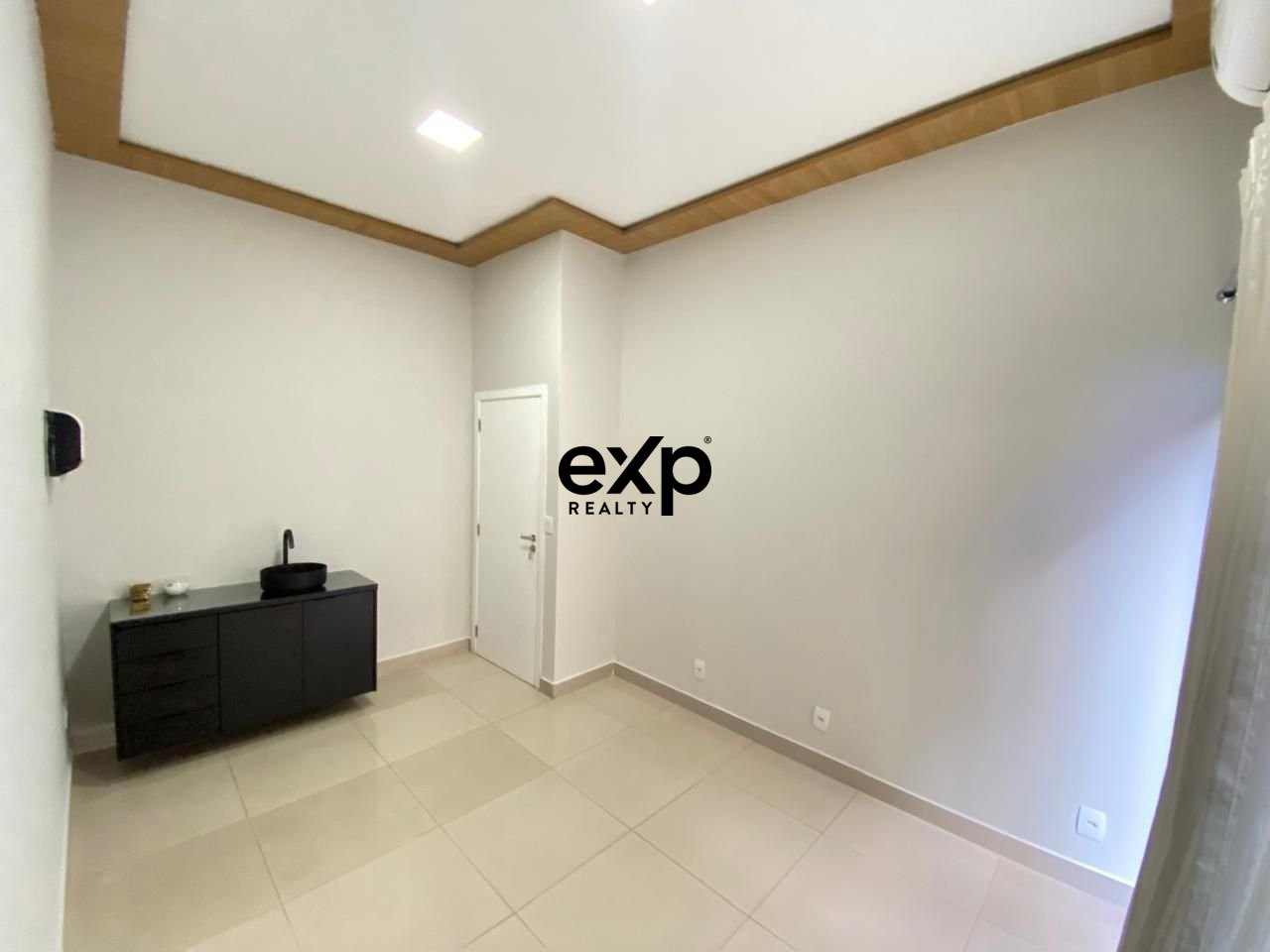 Salas/Conjuntos para alugar em Vinhedo, João Pescarini 6000 Centro Vinhedo 13280-144, 13 m²