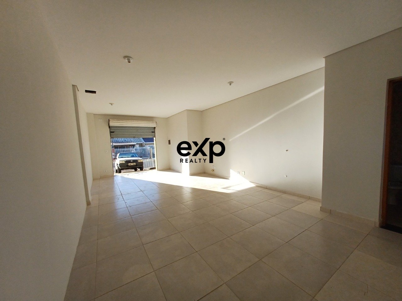 Loja à venda em Fazenda Rio Grande, Leucena 365 Eucaliptos Fazenda Rio Grande 83820-750, 33 m²