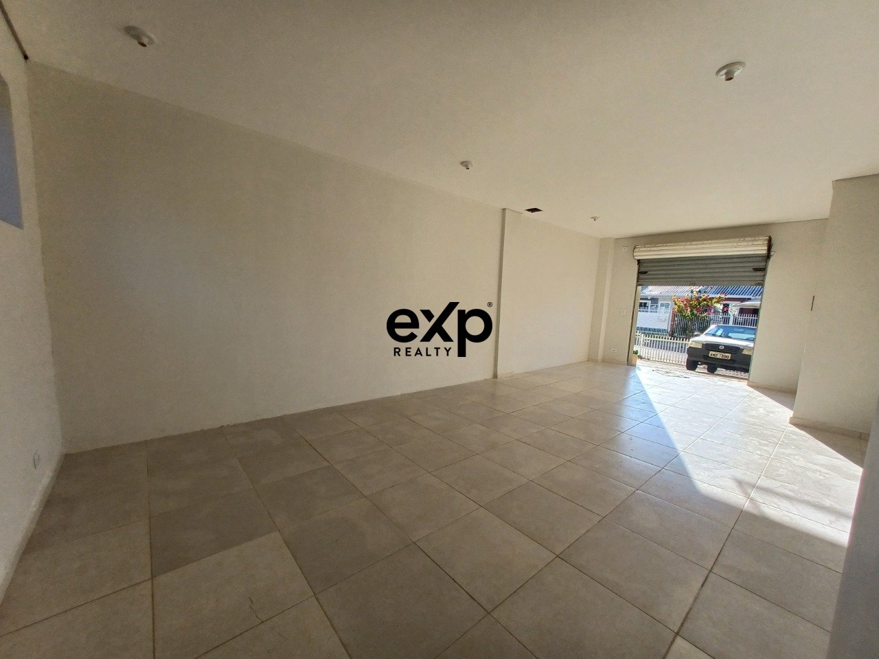 Loja à venda em Fazenda Rio Grande, Leucena 365 Eucaliptos Fazenda Rio Grande 83820-750, 33 m²