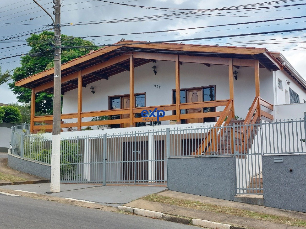 Casa à venda em Atibaia, Horácio Netto 927 Samambaia Parque Residencial Atibaia 12945-010, 888 m²