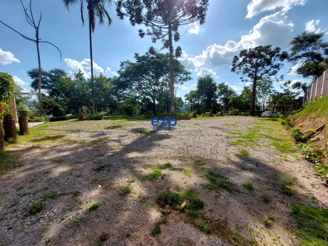 Chácara Encantadora a 400 metros da Rod. Fernão Dias - Atibaia/SP
