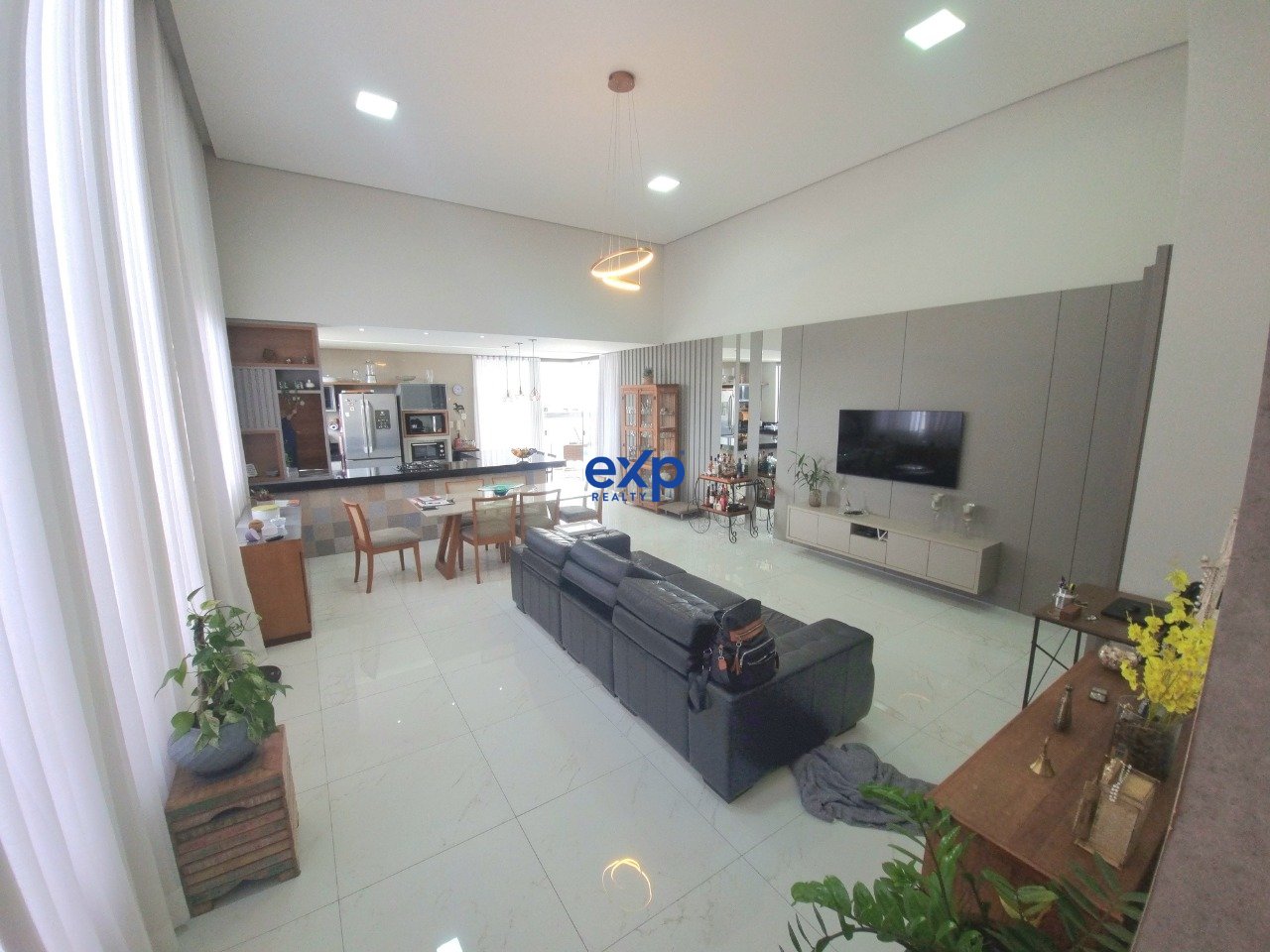 Gran Park I Condominium - House for Sale - Unbeatable Price.
