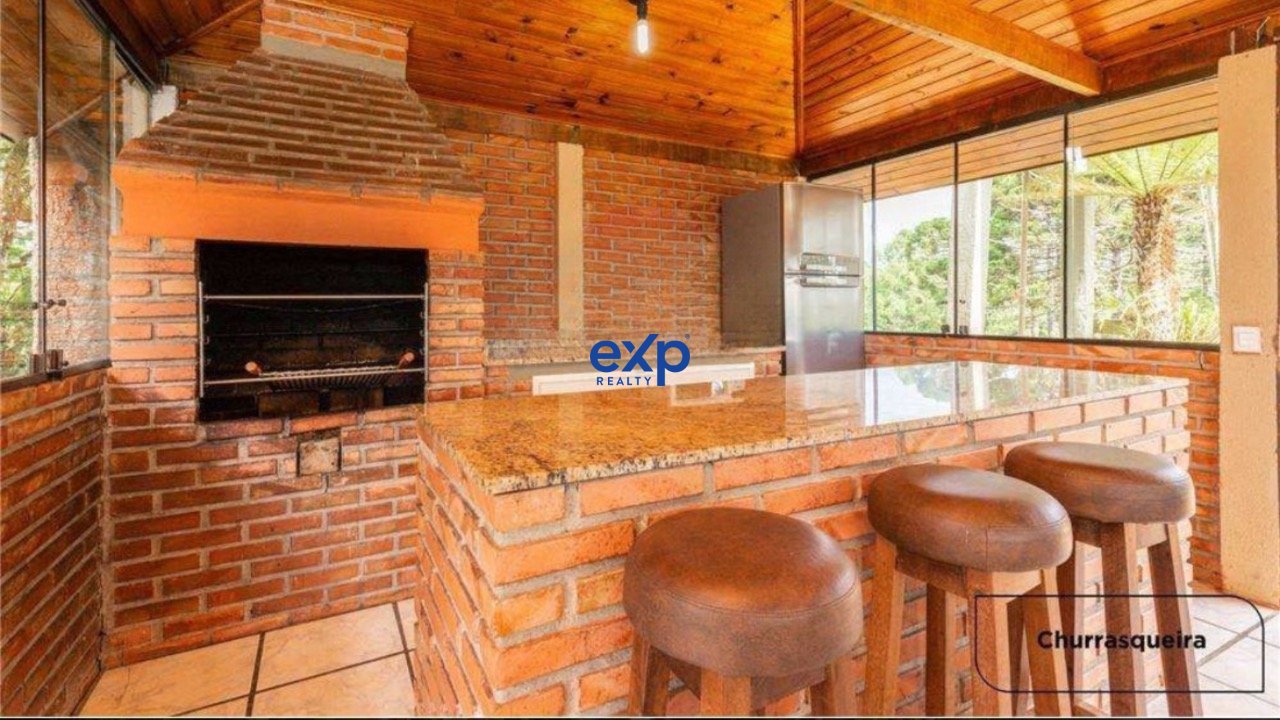 Chacara Quatro Barras, com Piscina e Casa com 4 quartos