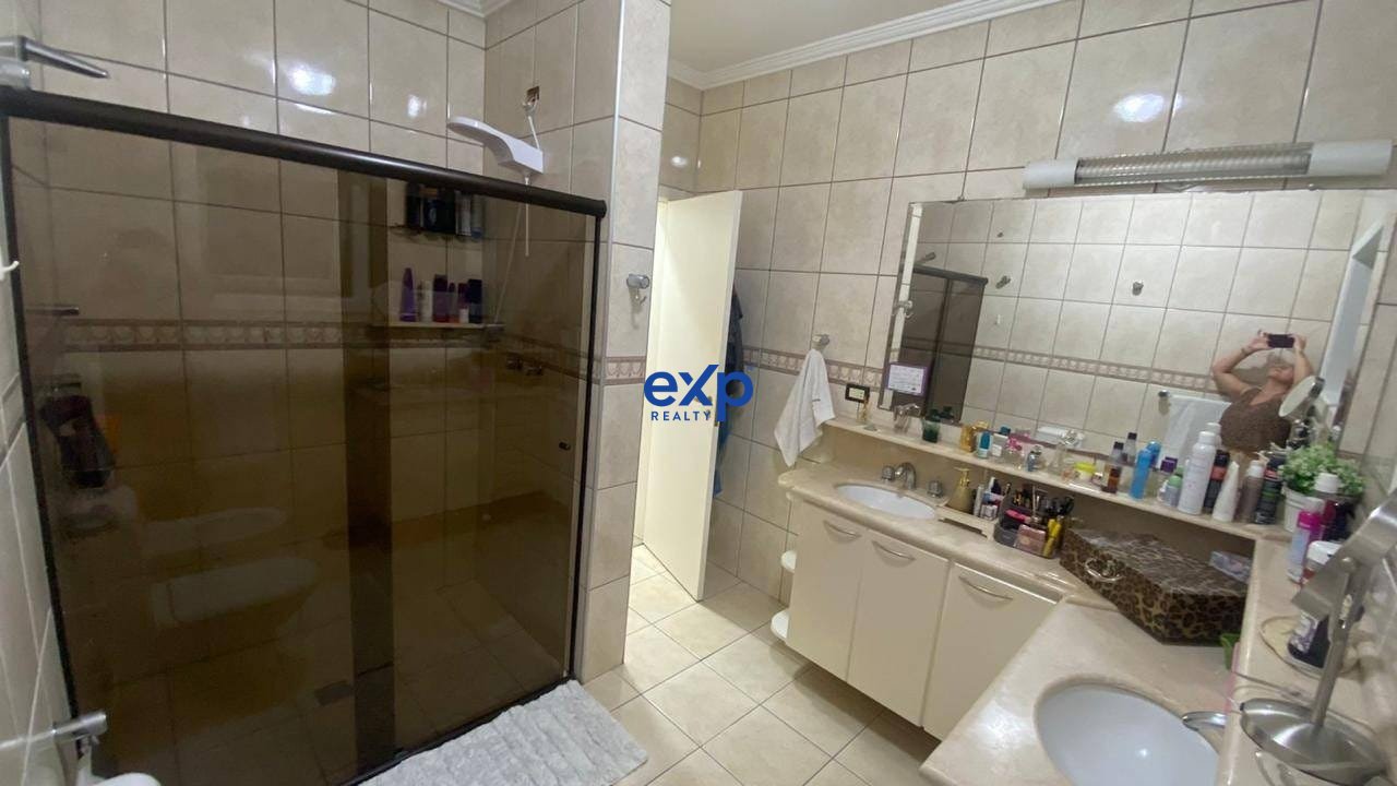 Casa em Condomínio à venda em Valinhos, Carlos Penteado Stevenson 1059 Paiquerê Valinhos 13271-510, 671 m²