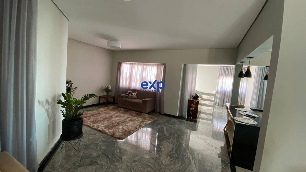 Casa em Condomínio à venda em Valinhos, Carlos Penteado Stevenson 1059 Paiquerê Valinhos 13271-510, 671 m²