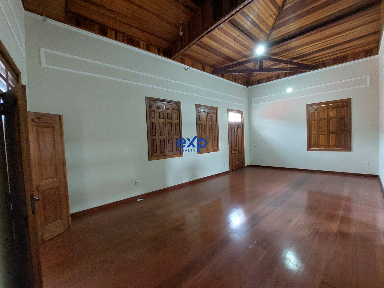 Historic Mansion 429m² in Downtown Piracaia - SP 5