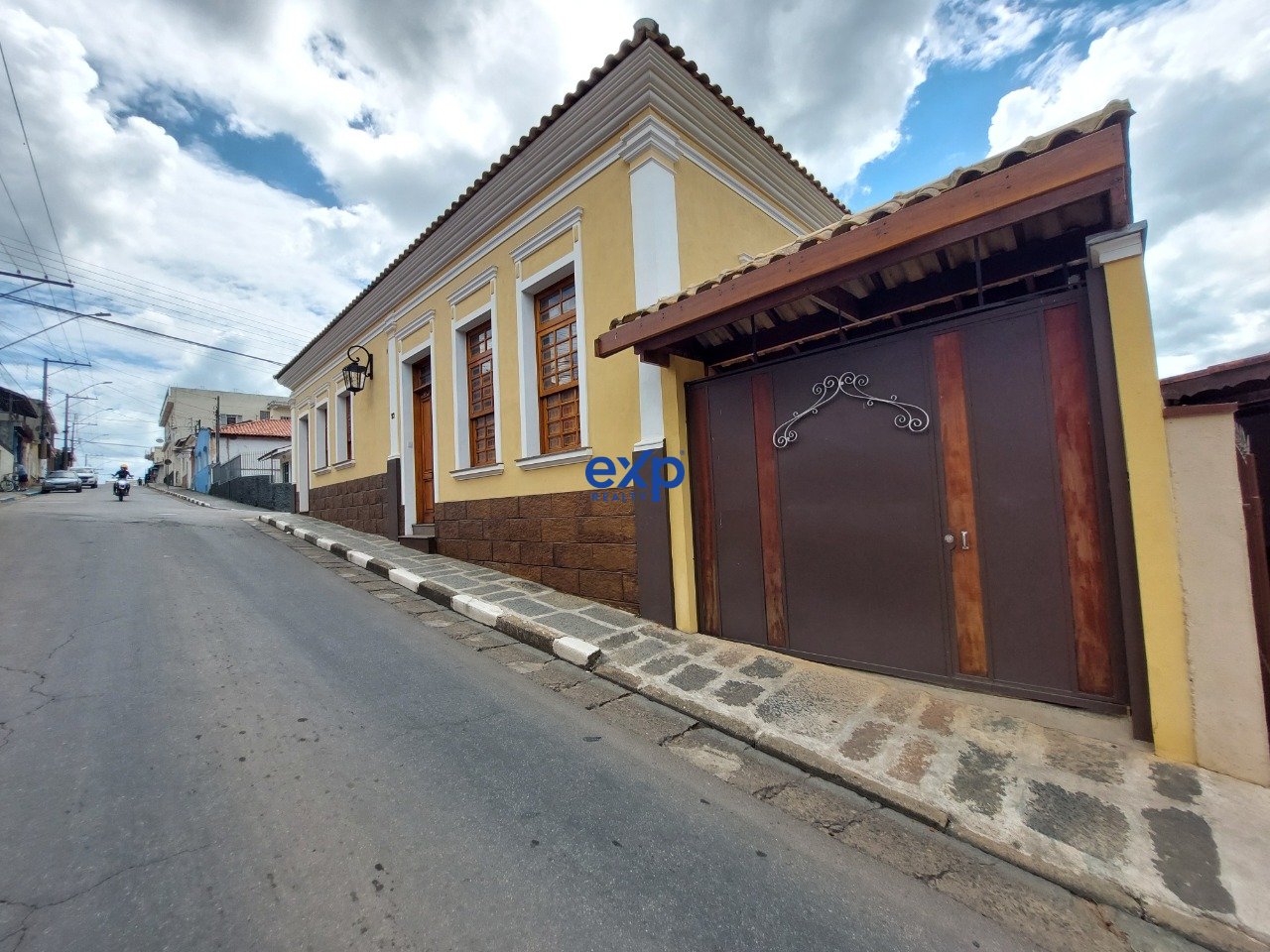 Historic Mansion 429m² in Downtown Piracaia - SP 3