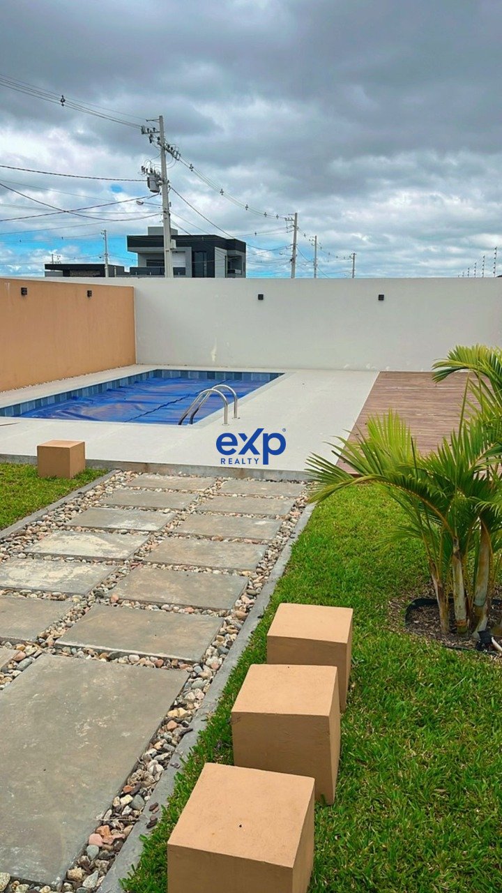Casa em Condomínio (fase de acabamento) - Excelente Oportunidade
