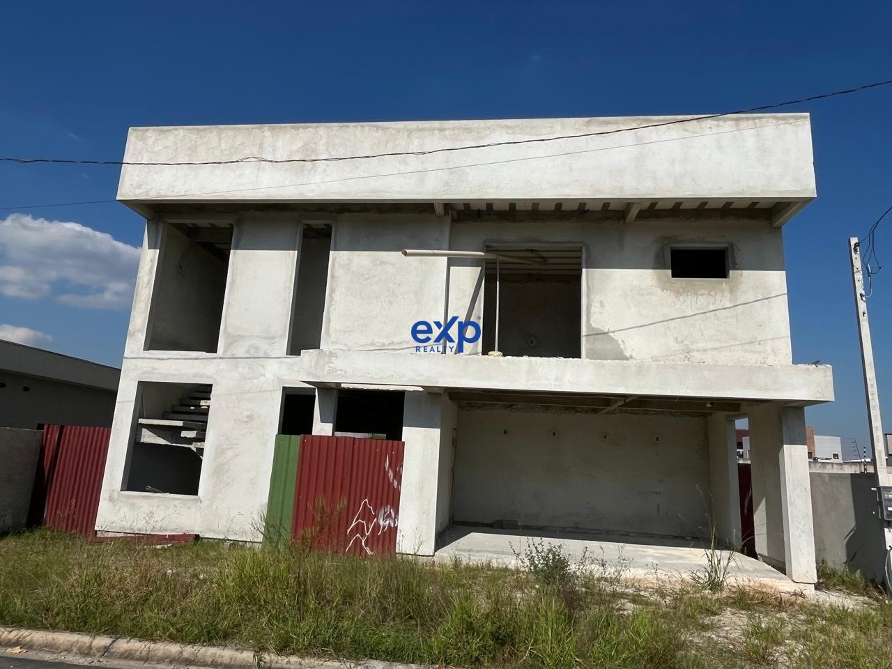 Casa em Condomínio (fase de acabamento) - Excelente Oportunidade