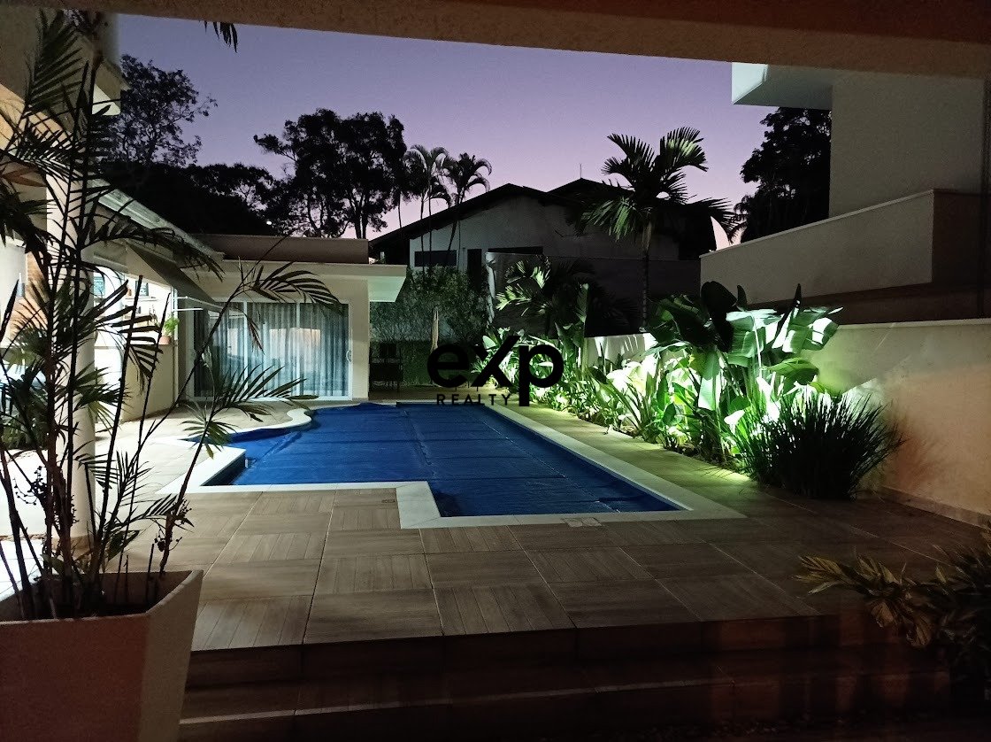 Casa em Condomínio à venda em Valinhos, Doutor Adalberto Turini 145 Jardim Paiquerê Valinhos 13271-607, 637 m²