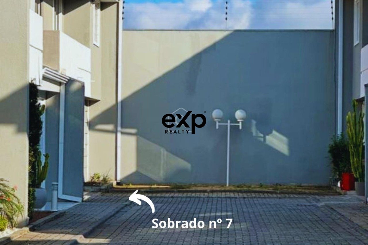 Sobrado em condominio fechado - Pinheirinho
