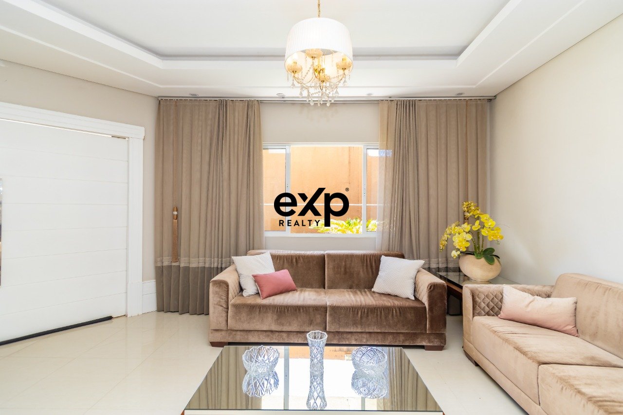 Casa com 225m² - Fanny