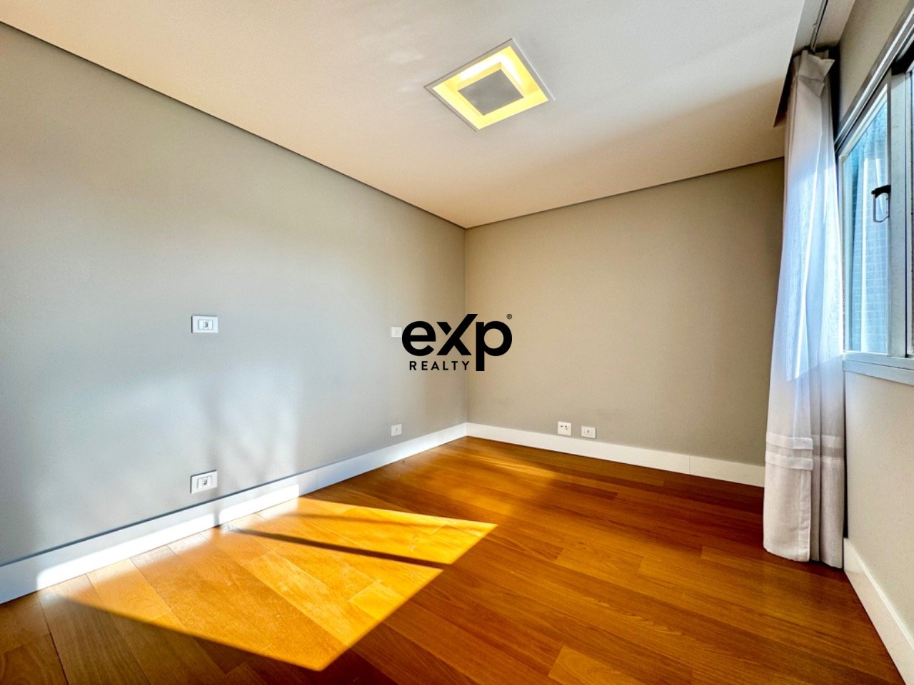 Apartamento à venda em Curitiba, Rua Petit Carneiro 917 AGUA VERDE Curitiba 80240-050, 607 m²