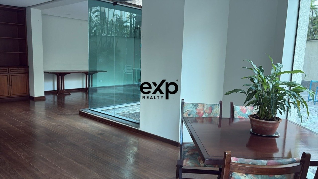 Apartamento para locação 135m Bairro Moema SP