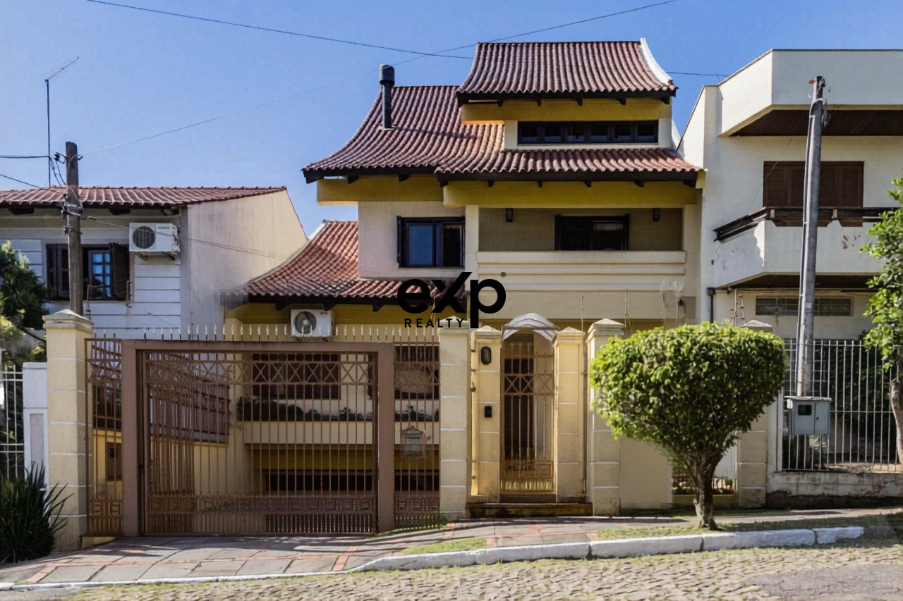 "Imperdível. Residência com 412m², Lareira, Piscina e Gabinete para seu Conforto!"