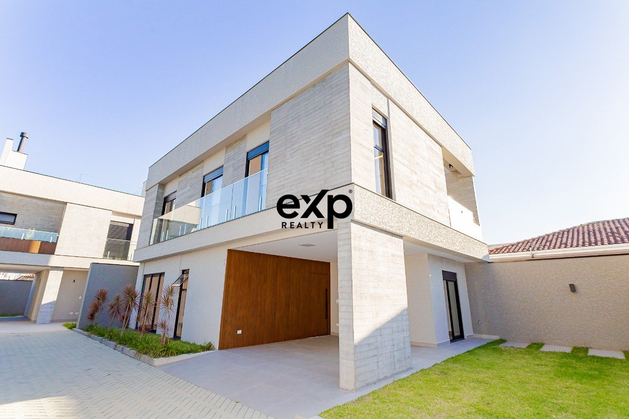 Sobrado alto padrão - Ecoville, 196m², 4 Quartos, 5 Banheiros e Terraço Gourmet com Jacuzzi