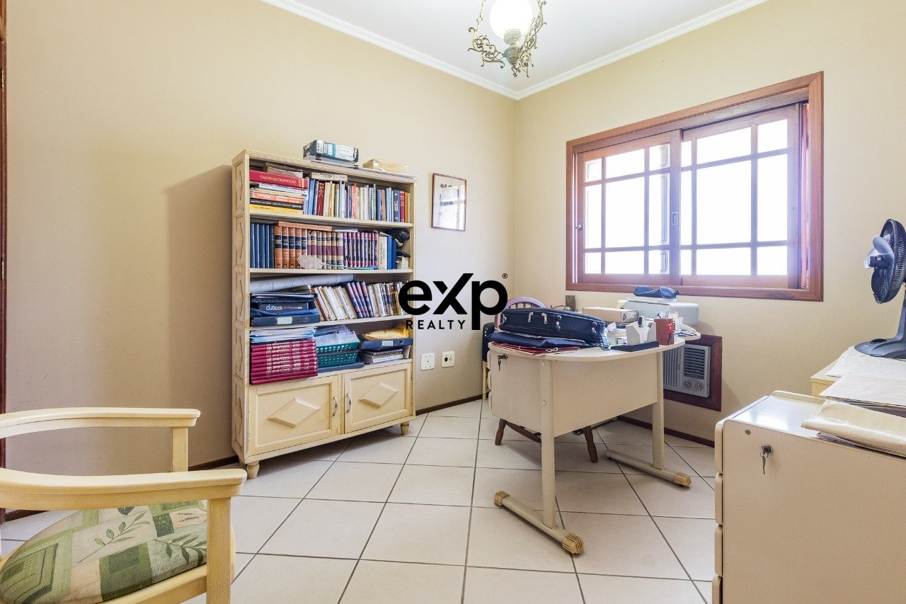 Baixou o valor Residência Exclusiva: 395 m² para Sua Família!