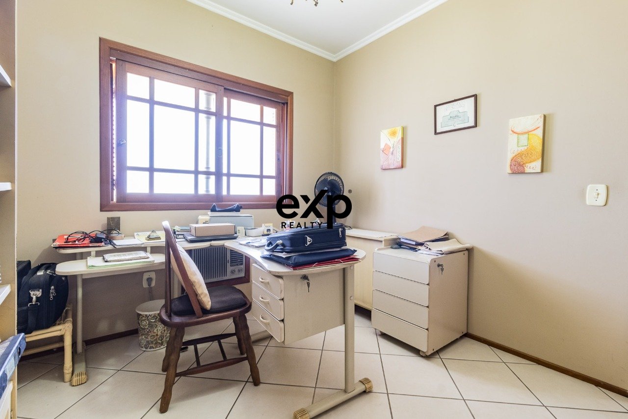 Baixou o valor Residência Exclusiva: 395 m² para Sua Família!