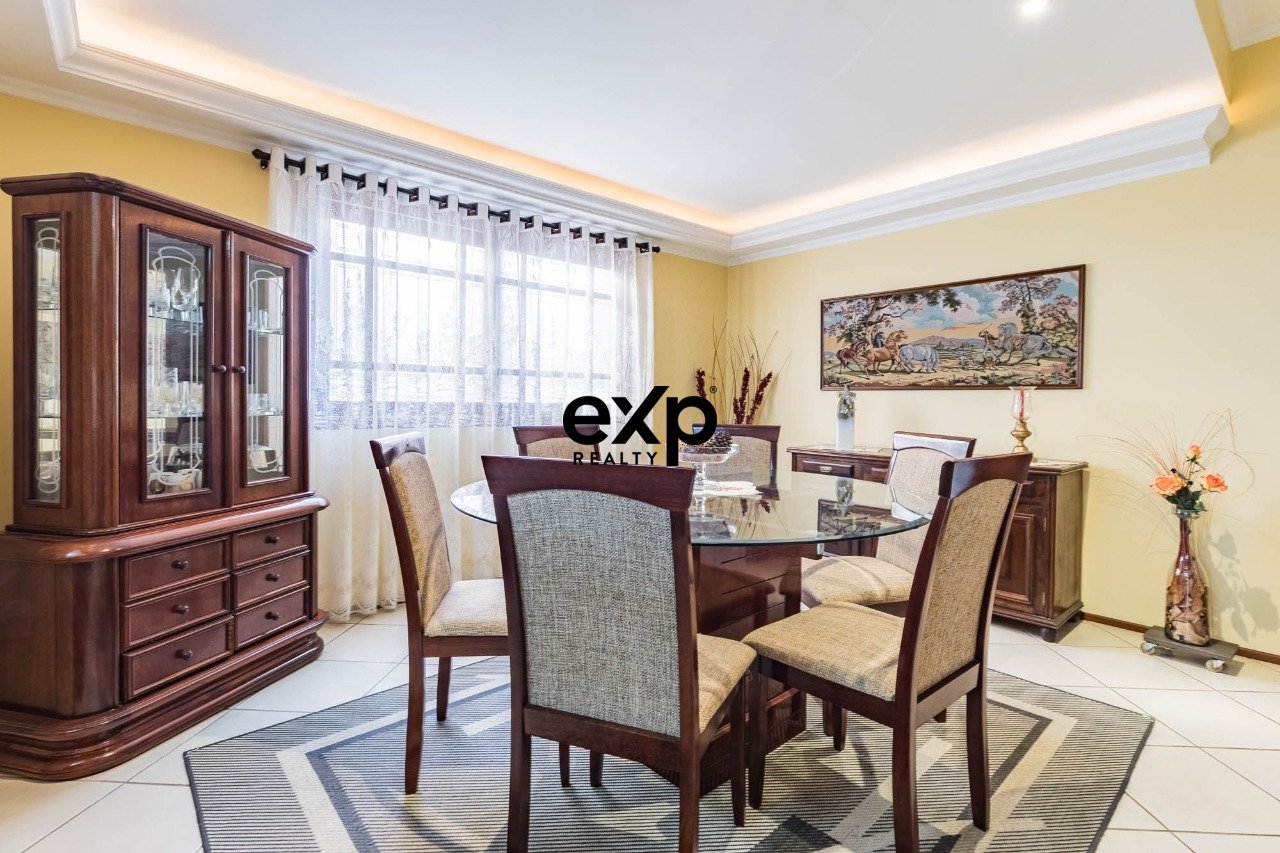 Casa à venda em Porto Alegre, Rua Capitão Salustiano de Vargas 306 Jardim Itu Porto Alegre 91220-130, 395 m²