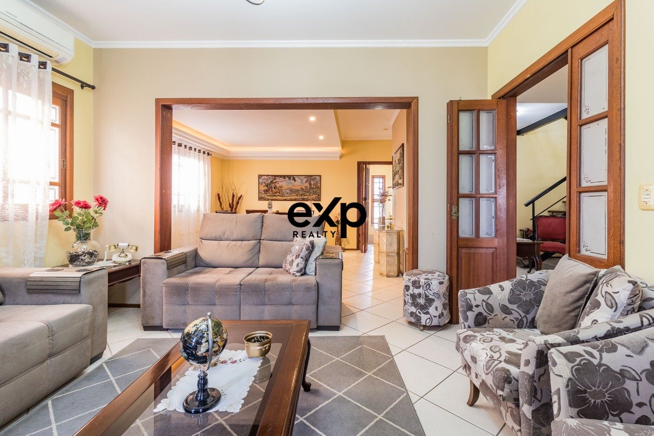 Casa à venda em Porto Alegre, Rua Capitão Salustiano de Vargas 306 Jardim Itu Porto Alegre 91220-130, 395 m²