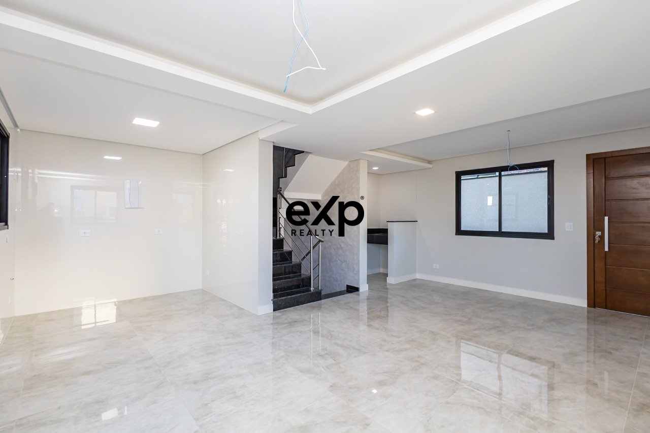 Apartamento à venda em Curitiba, Acácio Fernandes 21 Tingui Curitiba 82600-300, 222 m²