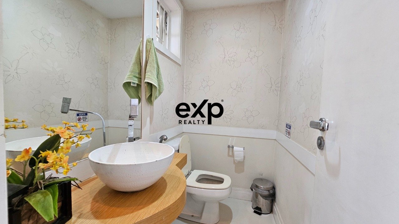 Casa em condomínio à Venda em Itaipava, 285,90 m² por R$ 2.490.000,00 - Petrópolis, RJ