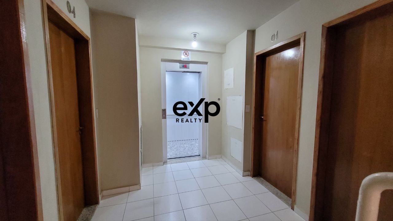 APARTAMENTO 2 QUARTOS, VARANDA E VAGA - 50m²