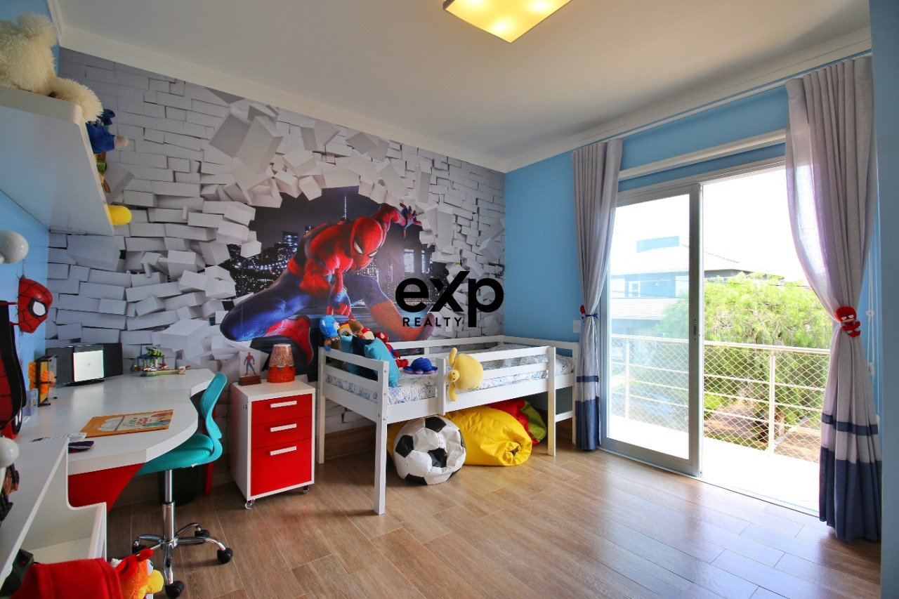 Casa à venda com 04 suites próxima oa colégio Porto Seguro em Valinhos/SP