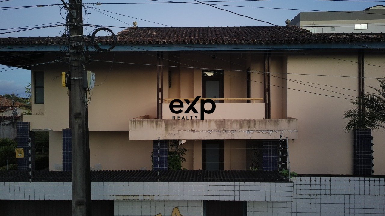 Casa à venda em Valença, Rua Vereador Mozart de Queiroz Rosas 154 Graca Valença 45400-000, 750 m²